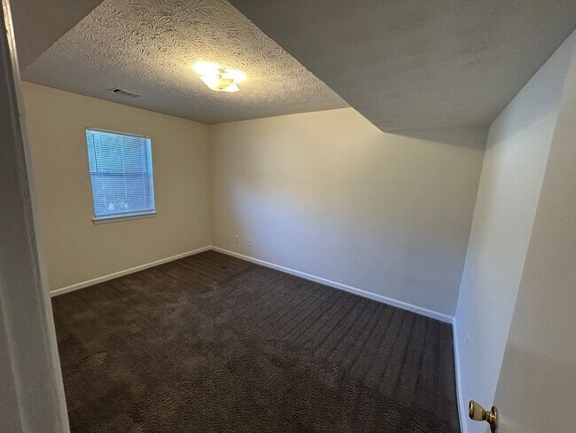 Building Photo - 8845 W Hills Ct