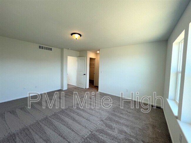 Building Photo - 21138 E 61st Dr