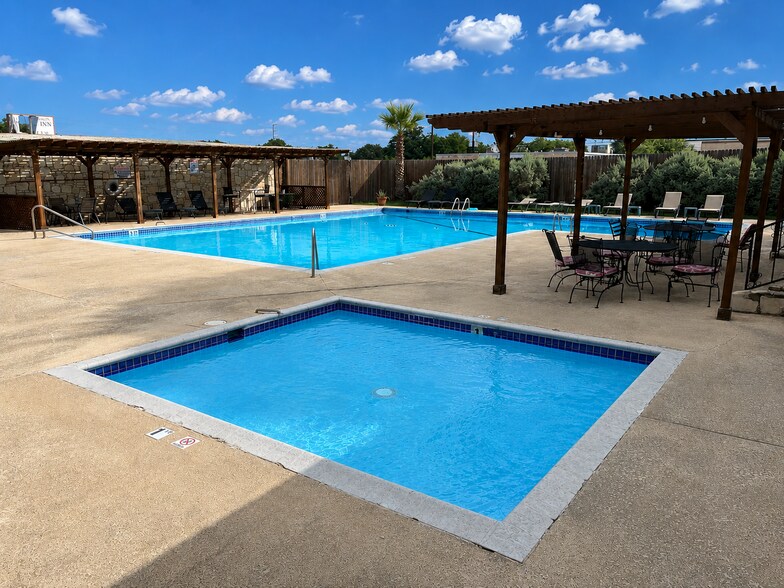 Building Photo - 11839 Petal Dr
