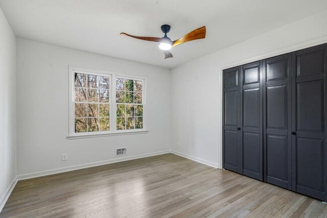 Building Photo - 2751 Cedarbrook Dr