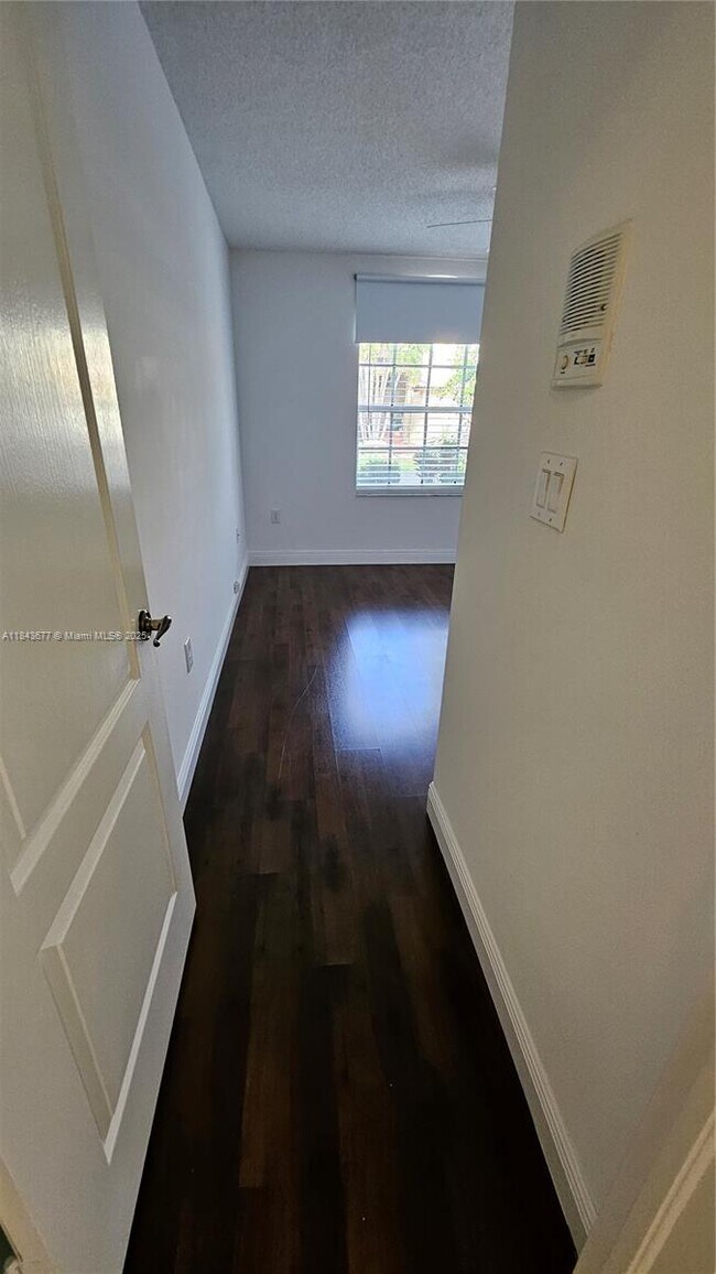 Building Photo - 5084 NW 112th Ct