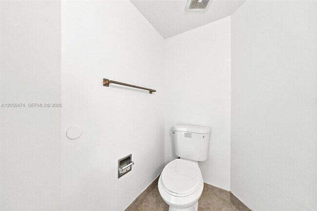 Building Photo - 9735 Fontainebleau Blvd