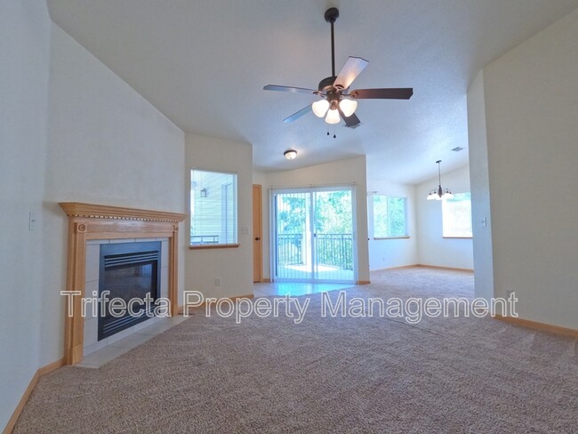 Building Photo - 950 52nd Ave Ct
