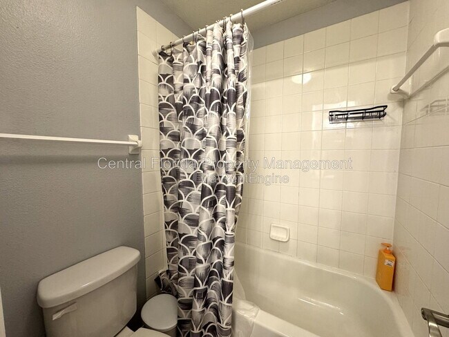 Building Photo - 4775 Cumbrian Lakes Dr