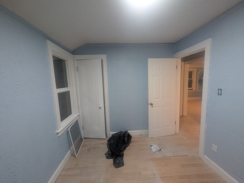 Building Photo - 15829 Evanston St