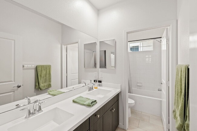 Building Photo - Love your life at Escaya in Chula Vista! 4Bed/2.5Ba attached garage home for rent