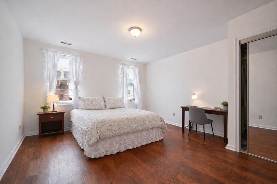 Building Photo - 1521 Fontain St