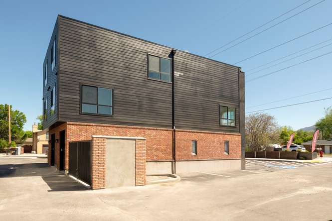 Building Photo - 884 E Rowley Dr