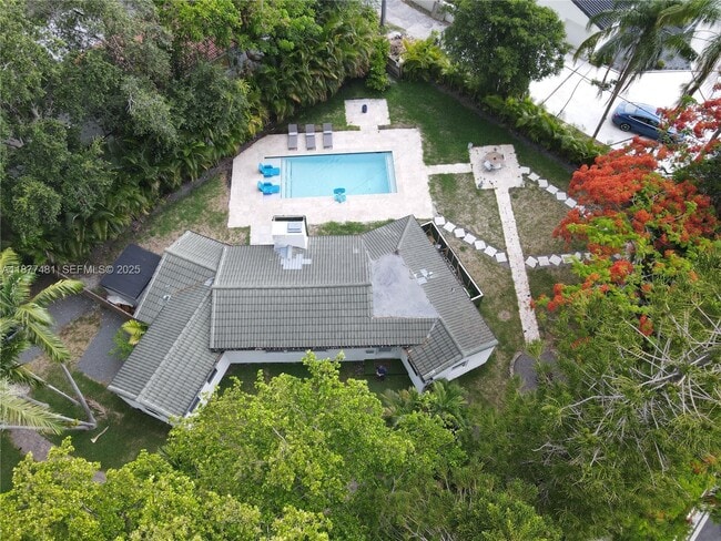 Building Photo - 15 NE 95th St