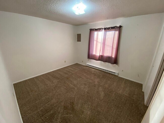 Building Photo - 810 Mary Anne Dr