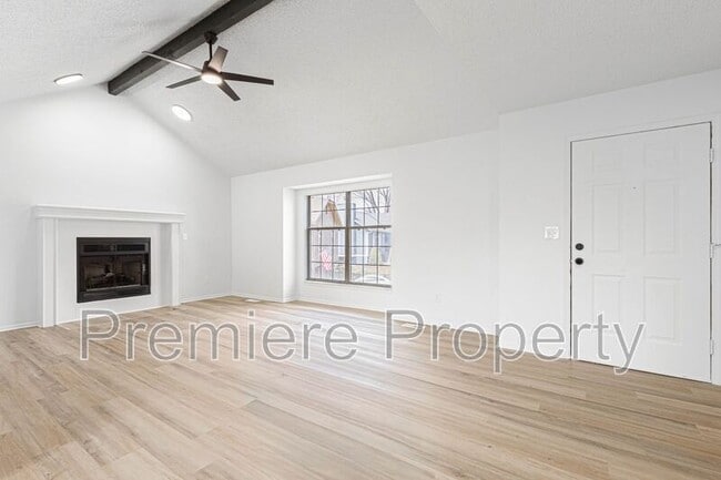 Building Photo - 3213 SE 6th Ct