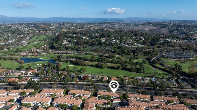 Building Photo - Beautifully Updated 2 Bed/2 Bath Condo with Views!