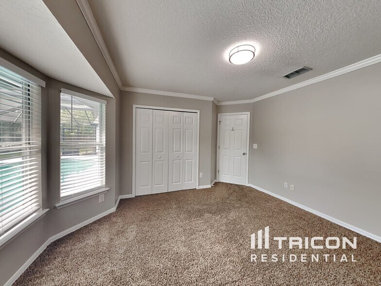 Building Photo - 1624 River Breeze Dr