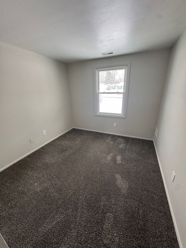 Building Photo - 1550 Tartan Ln