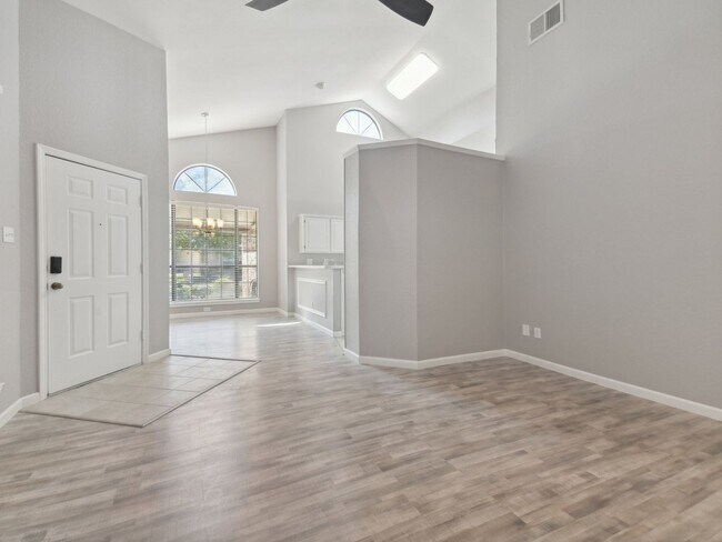 Building Photo - Spacious 2 Bedroom, 2 Bathroom Home in Eag...