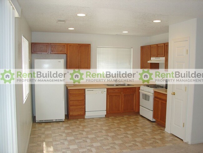 Building Photo - Rent this home before November Ends and get $300 off your 3rd month's rent!!!