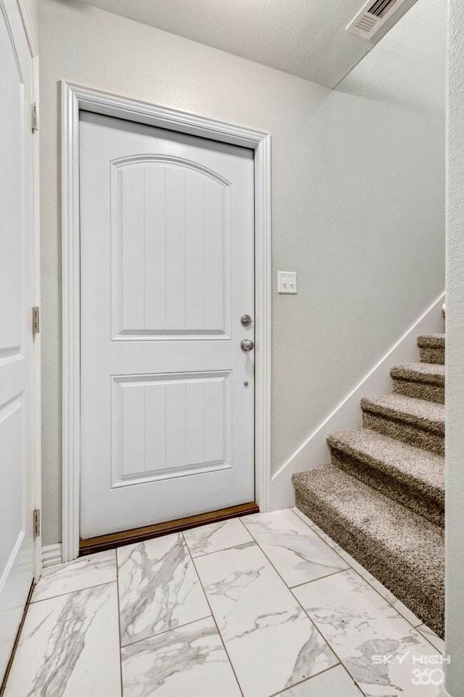 Building Photo - 532 Highland Ave