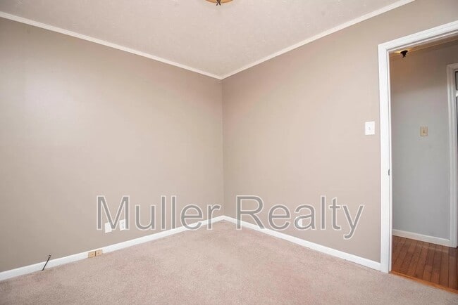 Building Photo - 10837 Dineen Dr