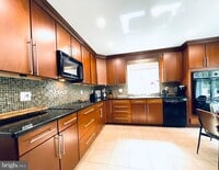 Building Photo - 157 Main St