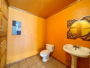 Building Photo - 914 Chihuahua St