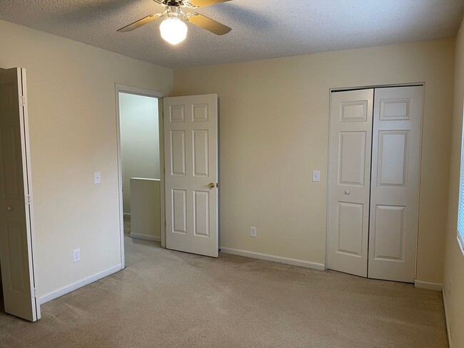 Building Photo - Move In Ready! $1195.00/month