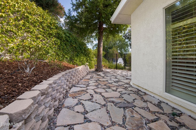 Building Photo - 28329 Foothill Dr
