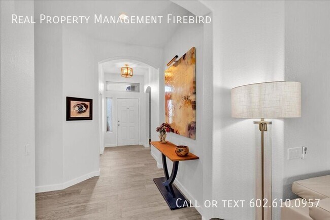 Building Photo - 4921 S Vista Pl