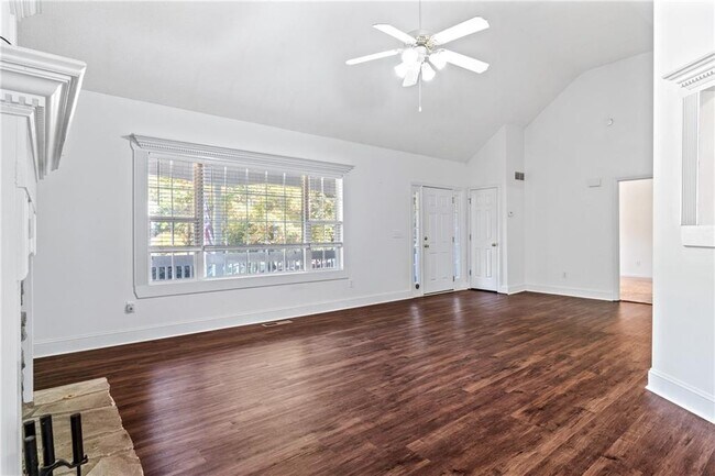 Building Photo - 204 Red Fox Ct