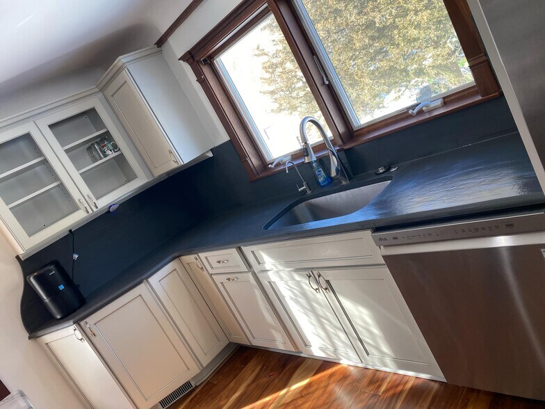 Building Photo - 71201 Coon Creek Rd