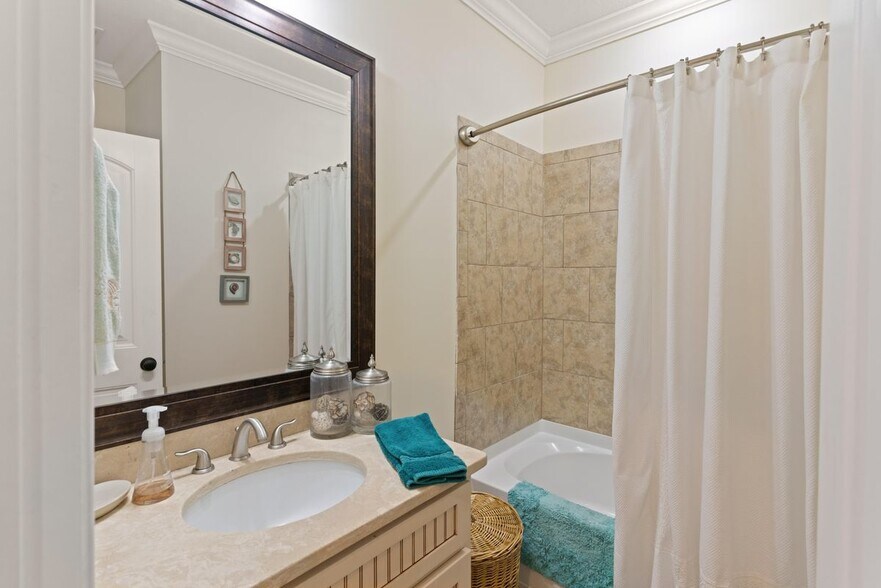 Building Photo - 504 Reserve Ln