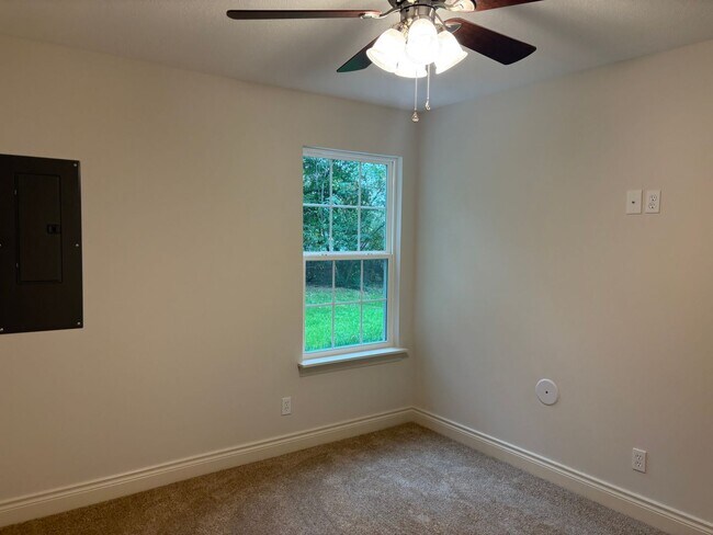 Building Photo - 14 3rd Ave