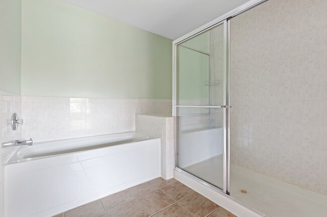 Building Photo - 2479 Stoughton Cir