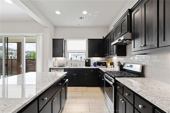 Building Photo - 1514 Arcilla St