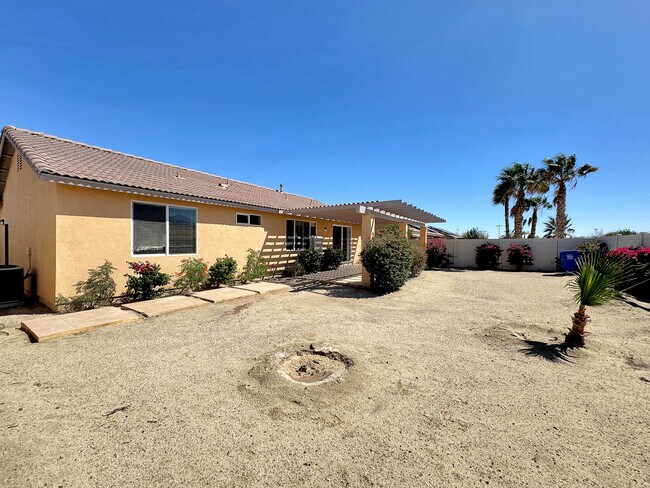 Building Photo - 11693 Mountain Hawk Ln