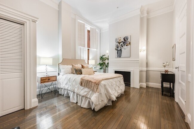 Building Photo - 484 Beacon St