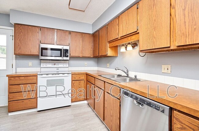 Building Photo - 200 Corene Ave