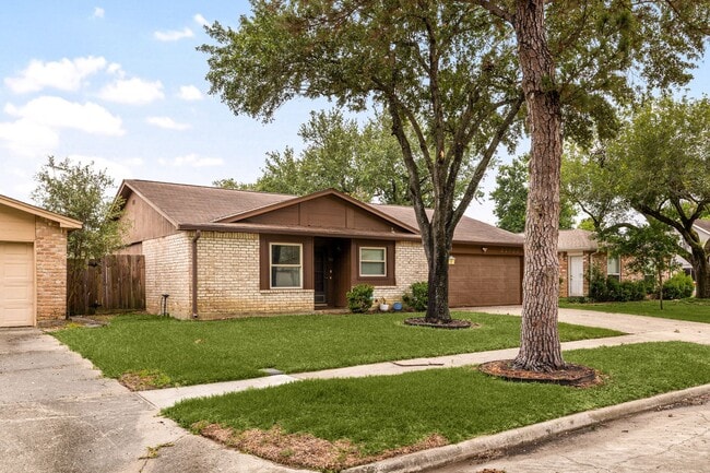 Building Photo - 22723 Braken Carter Ln