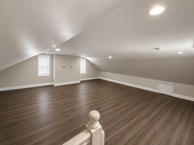 Upstairs Living Space/ Bedroom 4 - 27 Church St