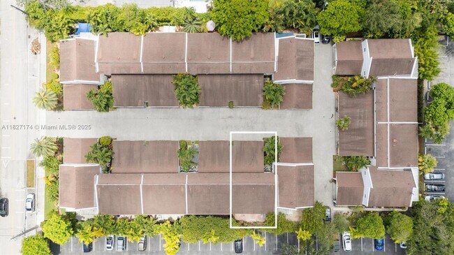 Building Photo - 7508 SW 58th Ave