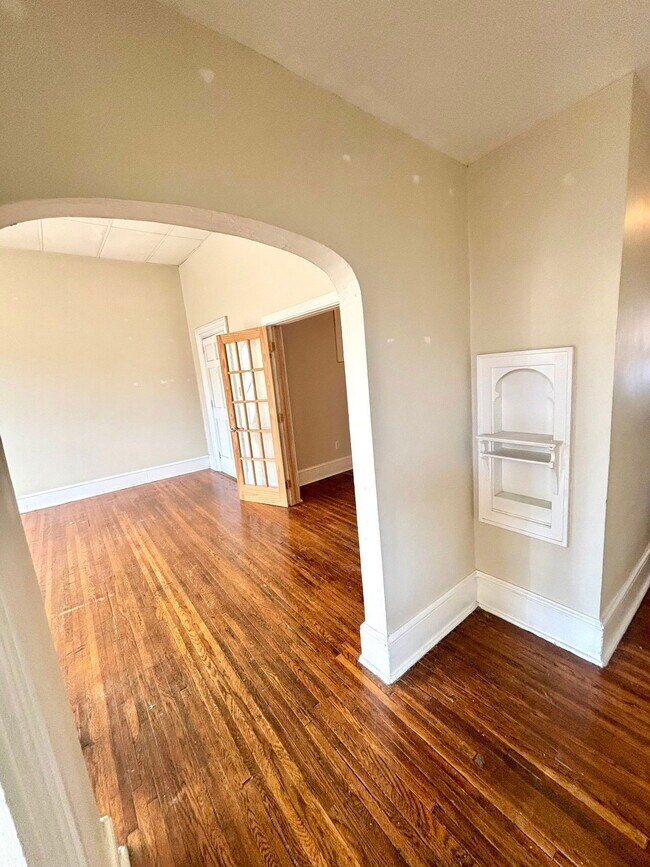 Building Photo - 241 N Queen St