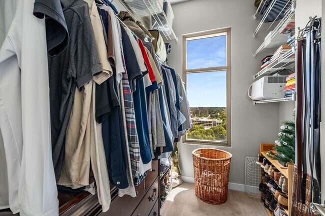 Building Photo - Charming 2BR Condo in Midtown Atlanta