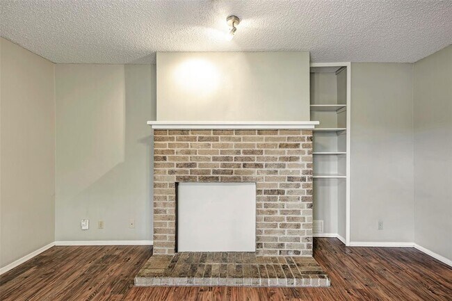 Building Photo - 2106 Nickerson St
