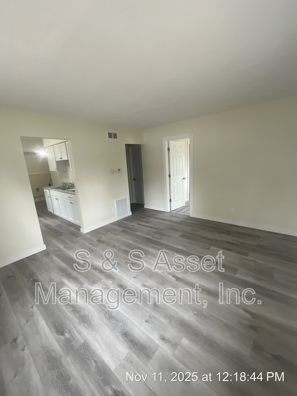 Building Photo - 915 Loa St