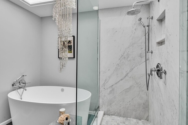 Building Photo - 140 Ocean Park Blvd