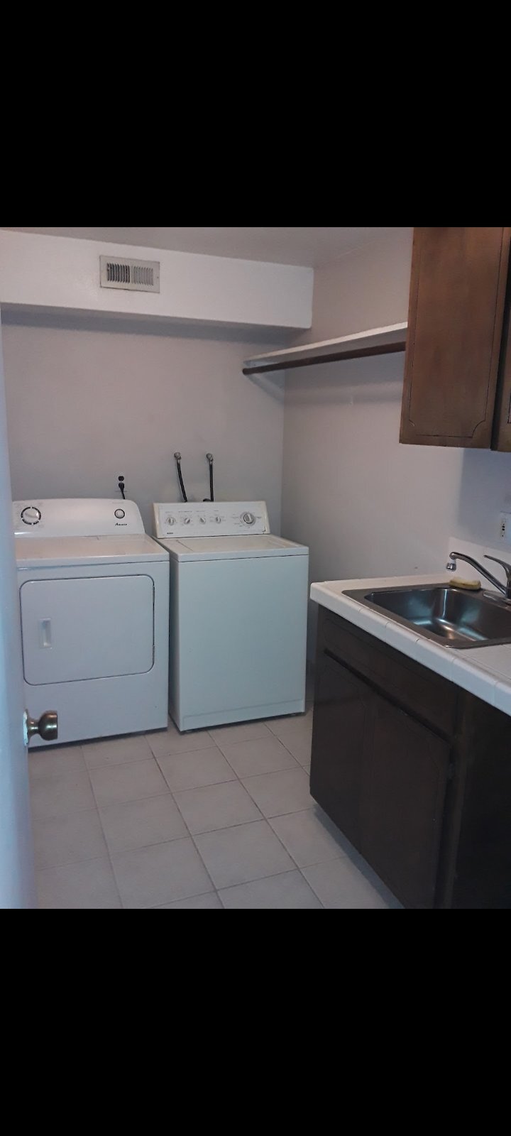 Building Photo - 2050 SW Pheasant Dr