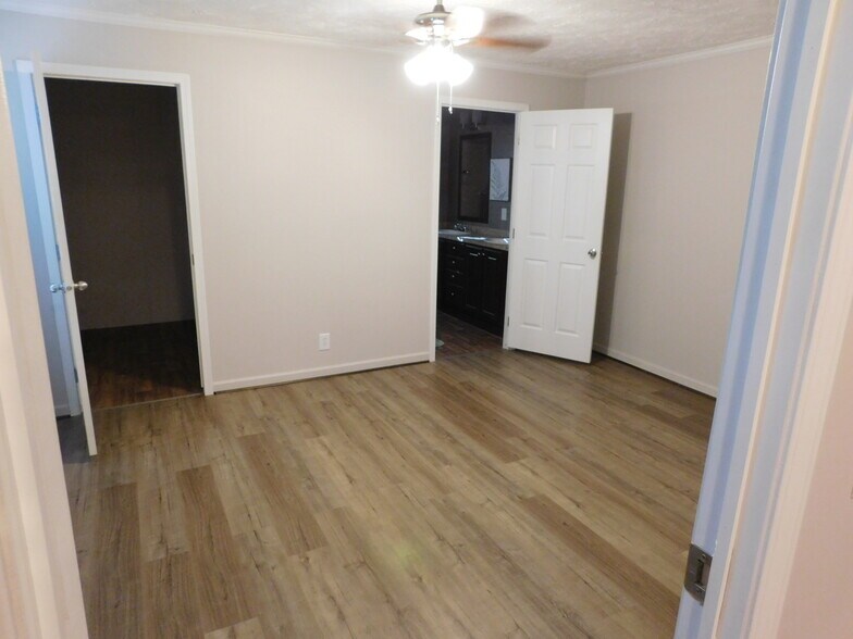 Master Bedroom - 112 Donald Dr