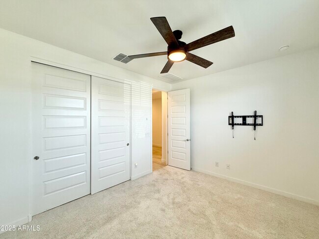 Building Photo - 3266 E Wild Dr