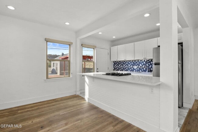 Building Photo - 2105 Happer St