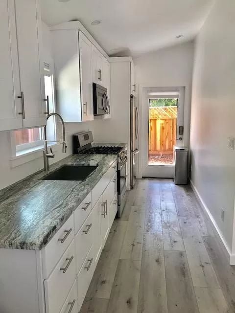 Building Photo - Unit 709