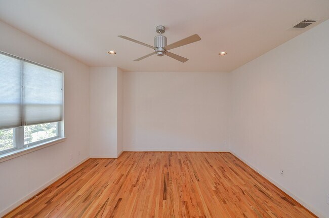 Building Photo - 1505 Utah St